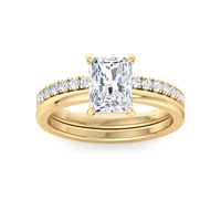Ensemble de bagues de fiançailles en diamant de laboratoire taille radiant avec alliance pavée de diamants en or pour mariée