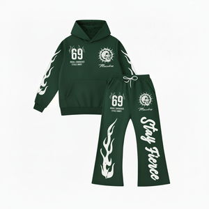 Ensemble de survêtement unisexe personnalisé en gros : sweat à capuche et pantalon évasé respirant pour hommes et femmes - Product Image 1
