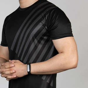 T-shirt à manches courtes pour homme, col rond, motif uni, coupe classique, tricoté, 100% polyester, séchage rapide, respirant, logo sur le devant, style sportif - Product Image 4