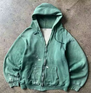 Sweat à capuche noir personnalisé pour homme, imprimé sur la poitrine, en coton noir, à épaules tombantes, avec fermeture éclair, de haute qualité, vente en gros - Product Image 2