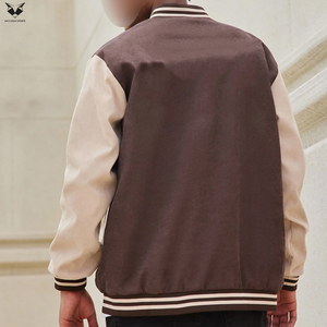 เสื้อแจ็คเก็ตเบสบอลสีน้ำตาลเบจแขนยาวสำหรับผู้ชาย ราคาขายส่ง ทรงหลวม สไตล์นักบิน สำหรับฤดูใบไม้ร่วง ฤดูหนาว เสื้อแจ็คเก็ตเบสบอลวิทยาลัย - Product Image 3