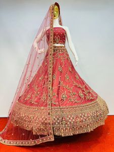 Exclusivo conjunto nupcial Lehenga Choli | Nuevo trabajo pesado completo, blusa y Dupatta con piedras Jarkan | Diseñador imprescindible - Product Image 2