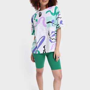 Chemise oversize pour femme, tendance streetwear, en vente, fabriquée avec des matériaux de haute qualité - Product Image 4