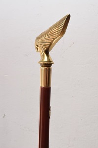 Bâtons de marche rustiques modernes en bois naturel écologique avec poignée en laiton poli, idéaux pour les cadeaux - Product Image 4