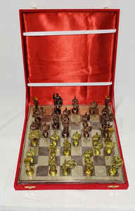 ชุดเกมหมากรุกแบบพกพา ฐานไม้ ชิ้นโลหะ ดีไซน์หรูหรา สีสันสดใส ชุบทองและเงิน พับได้ ขนาดมาตรฐาน - Product Image 3