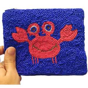 Porte-monnaie rectangulaire artisanal en coton brodé, motif crabe perlé bleu, avec fermeture éclair, objet d'art et de collection - Product Image 3