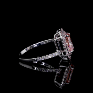 Anillo de Compromiso con Diamante Rosa Radiante Cultivado en Laboratorio con Doble Halo - Product Image 2