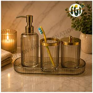 Ensemble d'accessoires de salle de bain de luxe en verre ambré quatre pièces, finition dorée, facile à nettoyer, distributeur de savon, porte-brosse à dents, pot de rangement - Product Image 1