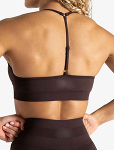 Ensemble de sport 2 pièces pour femme : Soutien-gorge court rembourré personnalisé et short de yoga taille haute sculptant les hanches pour la gym et le fitness - Product Image 3