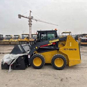 Minicargadora XC7-SR07B con Motor Diésel, Sistema Hidráulico Potente Controlado por PLC, Carga Útil con Ruedas y Radio de Giro Corto - Product Image 2