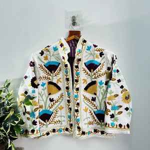 Chaqueta Corta Bordada de Algodón Suzani Estilo Bohemio TNT, Cortavientos y Transpirable, Abrigo Floral, Regalo para Ella/Mamá - Product Image 5