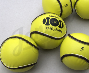 Ballon de Hurling Personnalisé OEM Sliotar en Cuir PU avec Noyau en Liège, Ballon Gaélique pour l'Entraînement et les Matchs Professionnels Sliotars GAA - Product Image 2