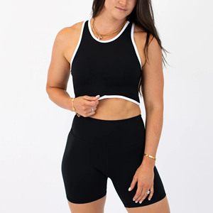 Ensemble débardeur court dos nageur noir et short cycliste taille haute pour femme, ensemble débardeur de yoga noir et short de fitness pour femme - Product Image 1