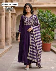 Conjunto de Kurti-Pantalón y Dupatta de Mal Chanderi de la Mejor Calidad con Bordado Zardosi y Pedrería, para Uso Ocasional, Fabricante de Moda Femenina - Product Image 2