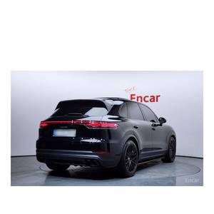 Porsche Cayenne 3.0 2024 con Caja de Cambios Automática, Volante a la Izquierda, Asientos de Cuero, Cámara Trasera - Solo 44,460 Km! - Product Image 2