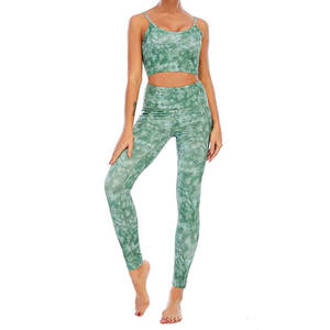 Conjunto de yoga personalizado por sublimación para mujer, conjunto deportivo suave, ropa de entrenamiento, leggings elásticos - Product Image 1