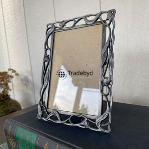 Elegante Marco de Fotos Metálico, Adorno Decorativo de Lujo de Tradebyd - Product Image 3