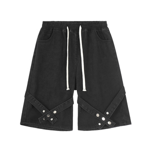 Pantalones cortos tipo bermuda de lona de algodón negros para hombre con correa cruzada y cintura con cordón, estilo casual - Product Image 1