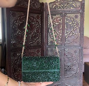 Pochette de mariée perlée bleue scintillante pour soirée, sac à main avec chaîne et fermeture à rabat - Product Image 4