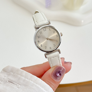 Reloj de Cuarzo Moderno y Elegante, Estilo Lujoso y Delgado, Ideal para Uso Diario, Deportes y Actividades al Aire Libre - Product Image 3