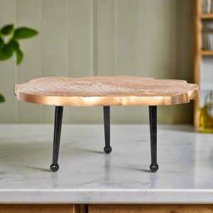 Support à gâteau en métal en forme de feuille dorée avec pieds en fer noir, plateau sur pieds pour la décoration de table d'anniversaire - Product Image 2