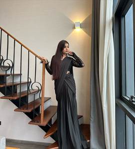 Lehenga Saree en Soie Prêt-à-Porter de Qualité Supérieure, Couleur Personnalisée, avec Motif de Manches Fantaisie et Pièce de Blouse, pour Adultes, Idéal pour Mariages et Fêtes - Product Image 2