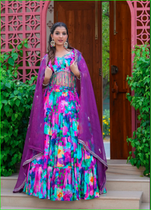 ชุดเลเฮนกาสีม่วงบลูมฟิวชั่น พร้อมผ้าคลุมไหล่ สวยงาม ทันสมัย คอลเลคชั่นชุดเลเฮนกาโชลีสำหรับงานแต่งงานแบบดั้งเดิม - Product Image 6