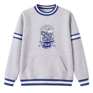 Pull à col rond en chenille gris Phi Beta Sigma avec motif de fraternité grecque, design chenille classique, confort et style premium - Product Image 4