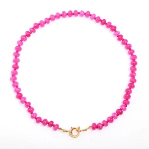 Collier ras du cou délicat en calcédoine rose, perles rondes lisses et épaisses de 7-8 mm, vente en gros pour femmes et jeunes filles - Product Image 1