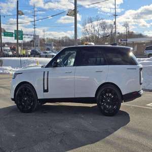 ข้อเสนอสุดพิเศษสำหรับรถ SUV มือสอง Land Rover Range Rover P530 SE ปี 2023 - Product Image 3