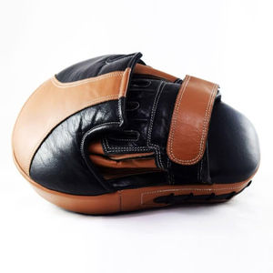 Guantes de Entrenamiento de Cuero Marrón y Negro para Boxeo, MMA y Muay Thai, Duraderos y Cómodos para las Manos - Product Image 3