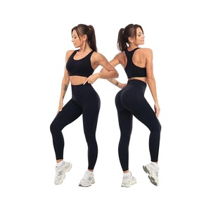 Conjunto de 3 piezas: Sujetador con tiras, leggings cortos y cómodos con efecto levanta glúteos, y banda de resistencia para gimnasio, uso interior/exterior y entrenamiento activo. - Product Image 3