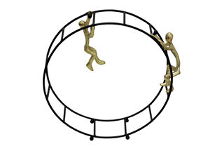 Sculpture Moderne en Aluminium Or et Noir, Statuette Abstraite de Figures Humaines sur Roue Industrielle, Décoration de Bureau Contemporaine - Product Image 3