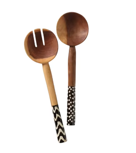 Ensemble de fourchettes et cuillères en bois à tête ronde écologiques, parfait pour servir la salade sur la table de cuisine et lors de fêtes - Product Image 1