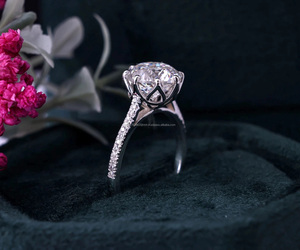 Anillo de Diamante Solitario de Corte Redondo Cultivado en Laboratorio con Banda de Oro Blanco, Anillo de Compromiso y Boda, Joyería de Promesa Nupcial y Aniversario - Product Image 2