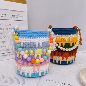 Nuevo Bolso Bandolera de Ganchillo para Mujer con Estampados de Animales, Cierre de Cremallera y Broche Hecho a Mano, Diseño Exclusivo - Product Image 1