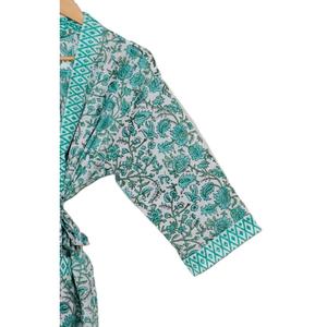 Kimono de algodón ligero Nature's Charm para mujer, estampados florales para el verano Lovin' Spring Awakening, Kimono de algodón fresco para otoño - Product Image 4