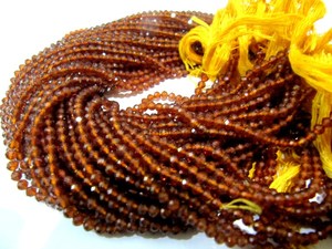 Perles de grenat Hessonite naturel facettées en forme de rondelle de 3 mm, brin de 13 pouces de long - Product Image 3