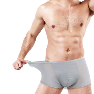 Culotte string sexy en fibre de bambou confortable pour homme avec poche de maintien respirante et logo classique – Sous-vêtements masculins en bambou - Product Image 4