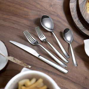 Ensemble de couverts de luxe traditionnels en acier inoxydable avec finition polie miroir, fourchettes, cuillères, couteaux, ustensiles de table au meilleur prix - Product Image 2