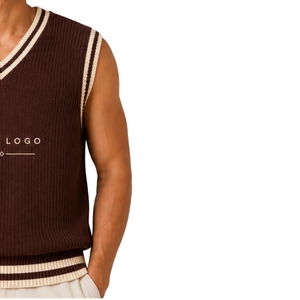 Gilet pull sans manches en maille pour homme, col en V, léger, décontracté, avec rayures contrastantes crème et marron chocolat, personnalisable avec logo - Product Image 4