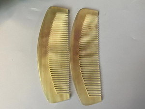Peine de Cuerno de Vaca Auténtico Antiestático para Hombre, Diseño Náutico, Pulido, de Alta Calidad para Alisar el Cabello - Product Image 3