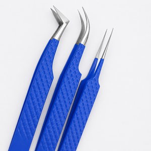 Pince à épiler professionnelle pour sourcils, en acier inoxydable, à pointe inclinée, écologique, durable, avec poignée texturée bleue, précision et beauté - Product Image 6