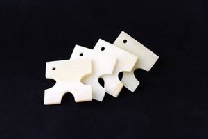 Artisanat naturel écologique fait main en os de vache, enrouleur de fil de type navette de forme ovale, style moderne et de collection FAIZA CRAFT - Product Image 4