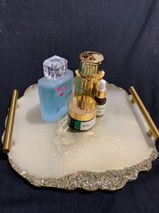 Plateau décoratif en résine de haute qualité, fait main, personnalisable, à motifs floraux, modelé à la main - Plateau de service pour collations, café, thé - Product Image 2