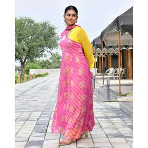 ชุดเซ็ตเลเฮริยาผ้าชีฟองพิมพ์ลายมือวาดสีชมพูวิบวับสำหรับผู้หญิง ไซส์ XS - Product Image 4