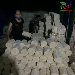 <b>Diffuser</b> Reed <b>Sticks</b> Wholesalers Suppliers Natural Rattan Reed <b>Diffuser</b> <b>Sticks</b> 3.0mm Handicraft OEM Home Decor Made In Vietnam - Product Image 2