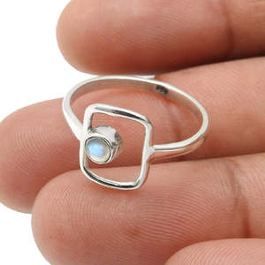 Classy Design 925 Sterling Silver <b>Ring</b> Comes With Bezel Set Natural Round Cut <b>Labradorite</b> Gemstone Eternity Band Boho Jewelry - Product Image 3