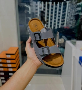 Sandalias Planas de Cuero para Hombre LeeNiko, Punta Abierta, Doble Correa, Forro de Microfibra Transpirable, Cómodas Pantuflas de Verano - Product Image 4