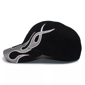 Gorra de Béisbol Negra de 6 Paneles con Bordado de Llama Plateada, Unisex, Estilo Urbano, Ajustada, Tela Twill, para Adultos, Uso Casual - Product Image 4